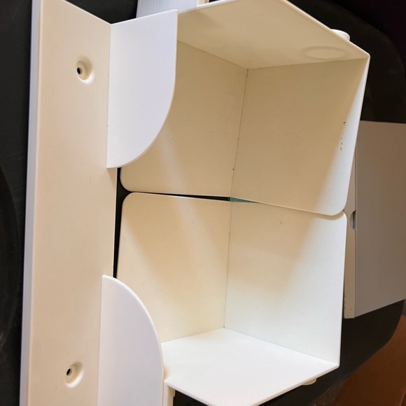 Vintage Tupperware paper towel holder and set of 2 vintage utensil holders - Picture 2 of 7